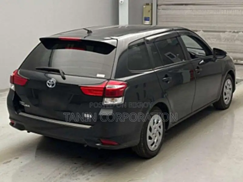 Toyota Fielder Hybrid EX 2020
