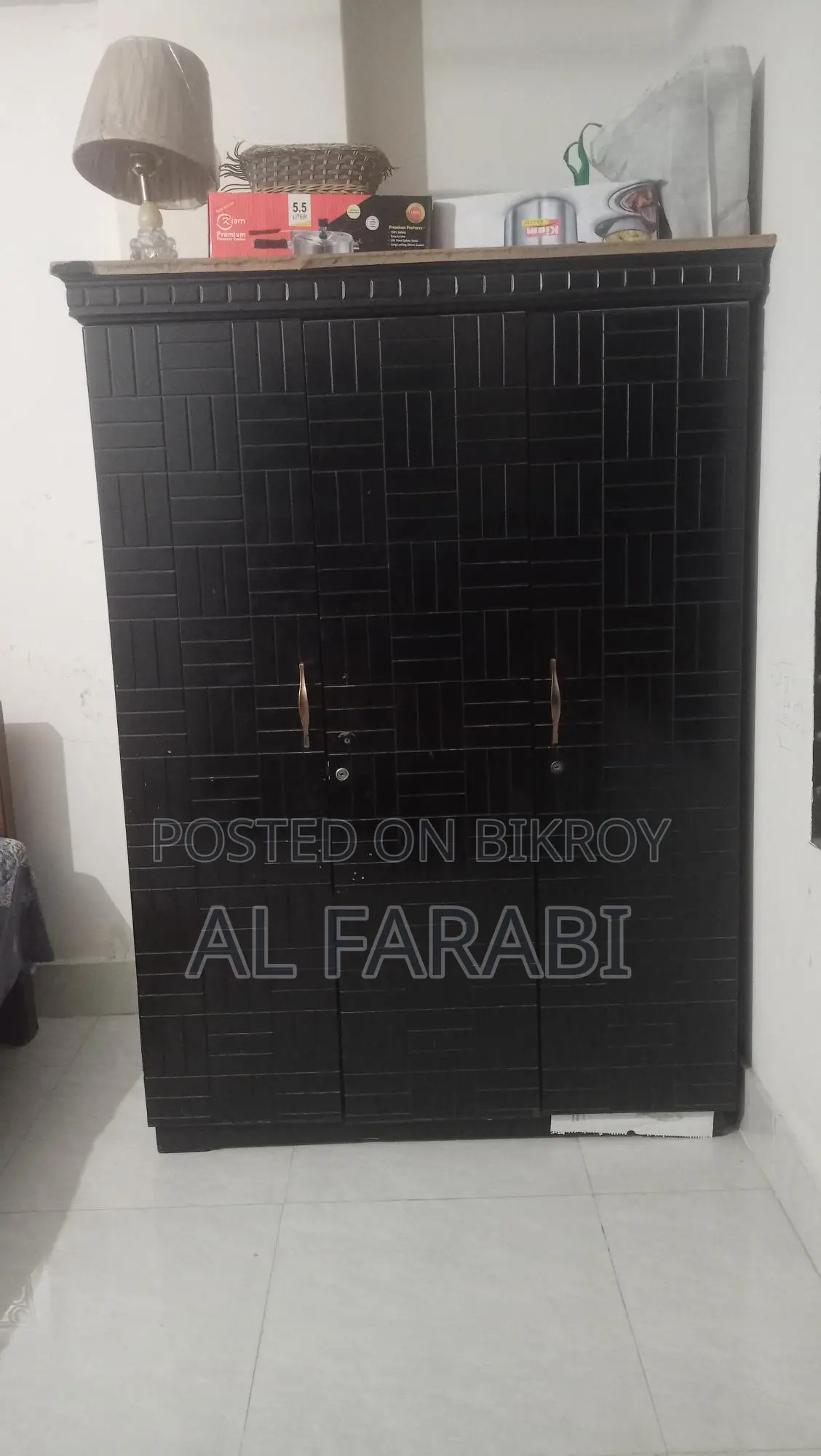 Almirah for sale