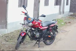 Bajaj Discover 100 ট্রিম 2012