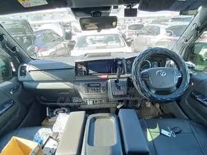 Toyota Hiace Super GL Power Door 2022