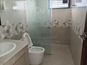অ্যাপার্টমেন্ট ভাড়া: ৪-বেড, ২-কারপার্ক, ৩৯০০ বর্গফুট, গুলশান-২