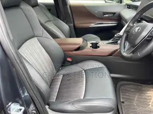 Toyota Harrier G Hybrid Gray 2020