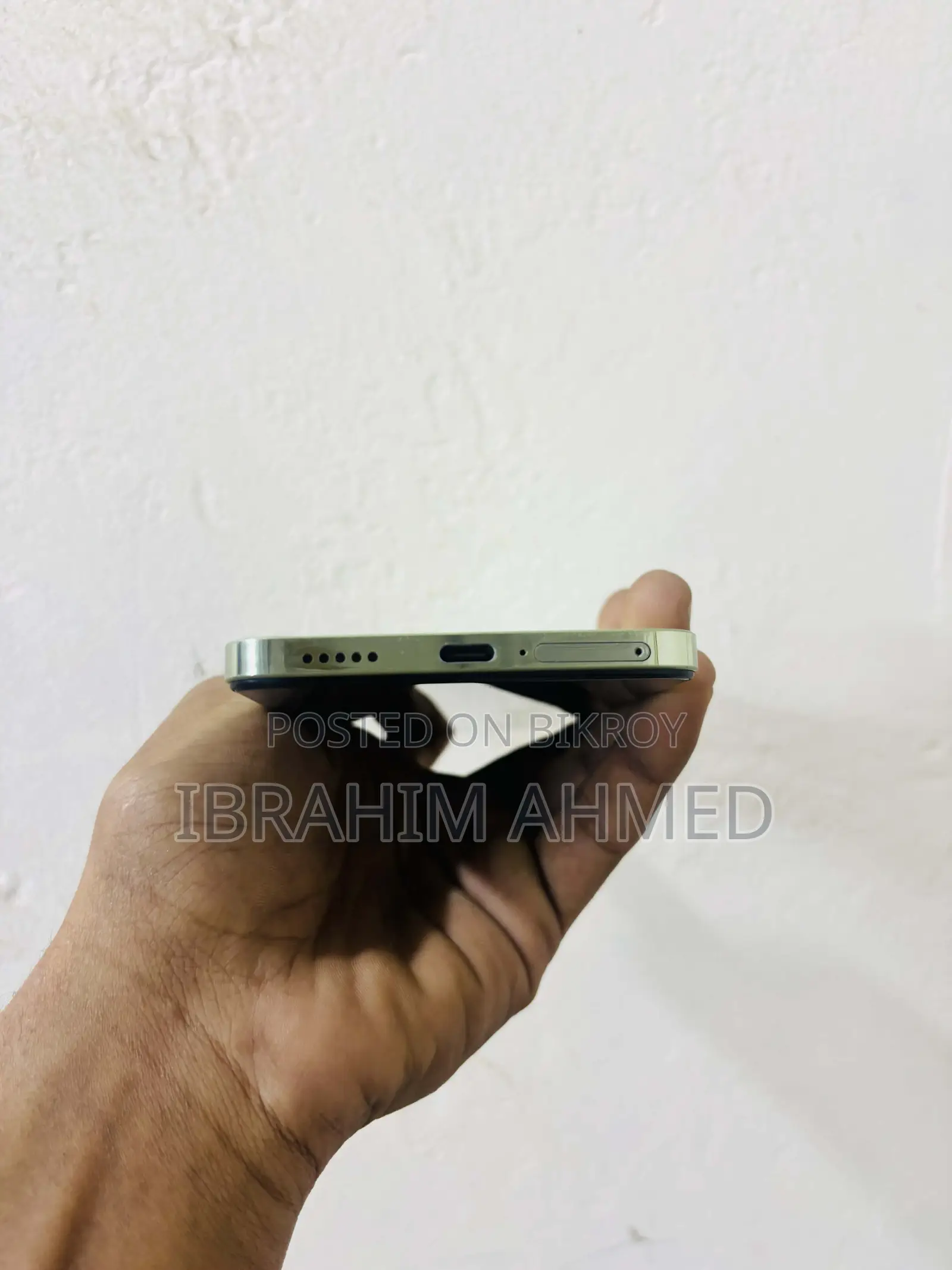 Vivo V30 Lite 8/256 (Used)