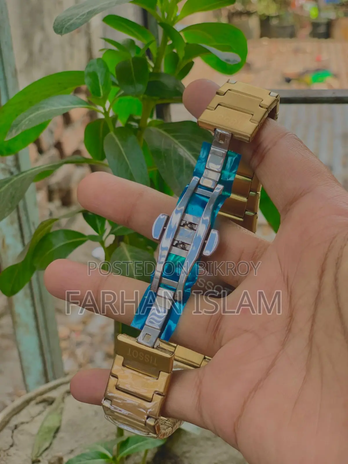 নতুন গোল্ডেন কালারের Tissot ঘড়ি