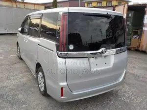 Toyota Noah X LED 2020