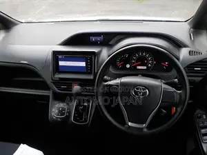 Toyota Noah X LED 2020