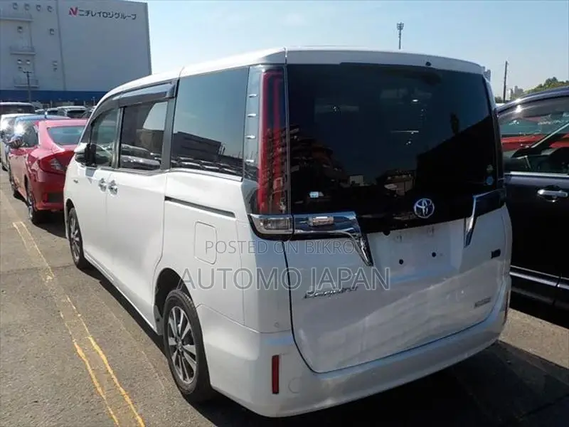 Toyota Esquire GI 2019