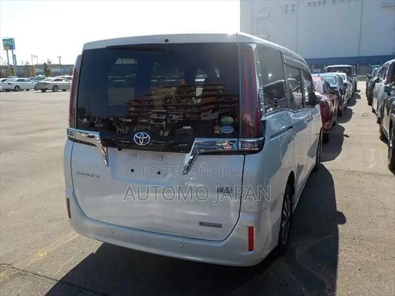 Toyota Esquire GI 2019