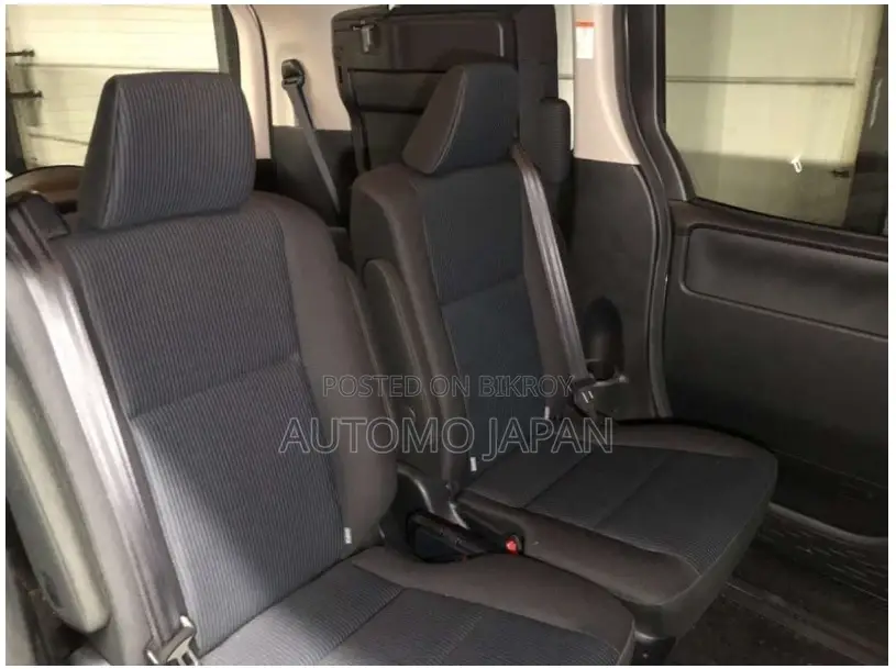 Toyota Noah X 2020