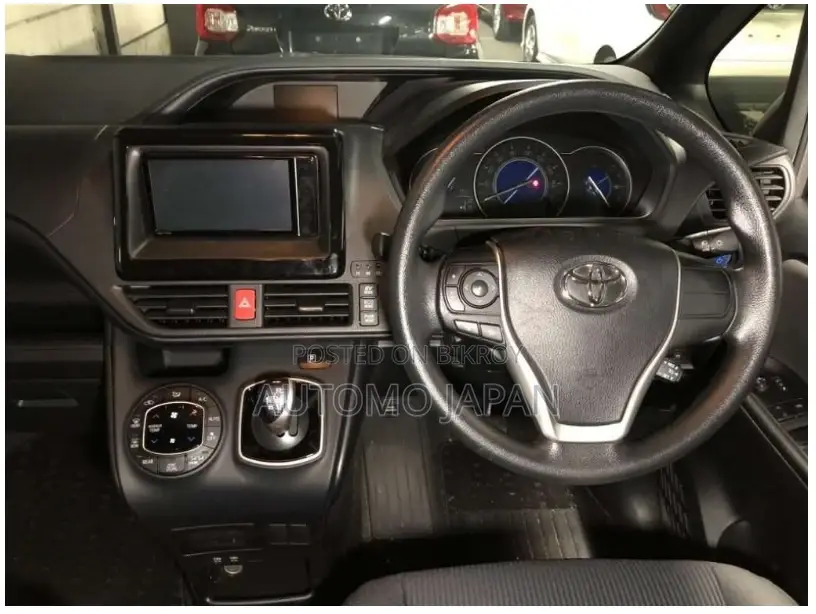 Toyota Noah X 2020