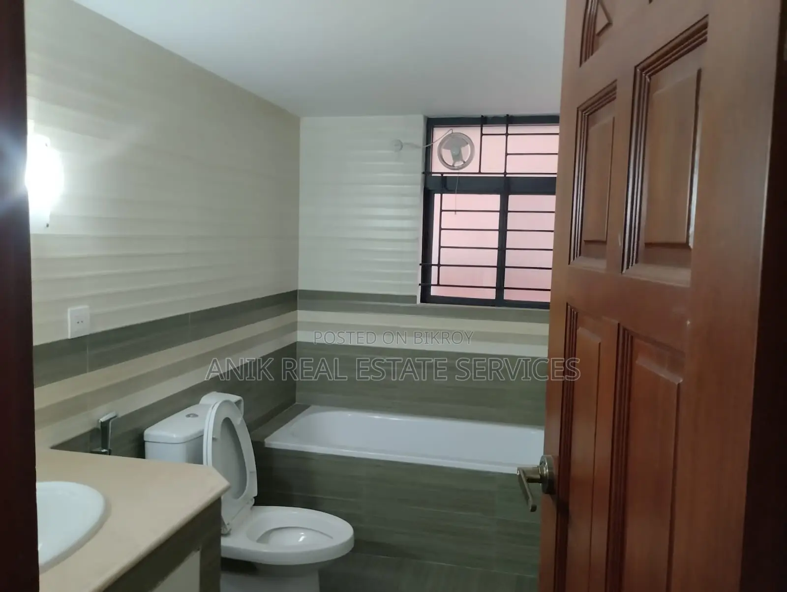 Swmming Pool Gym 4200 Sft Flat Rent At Gulshan North