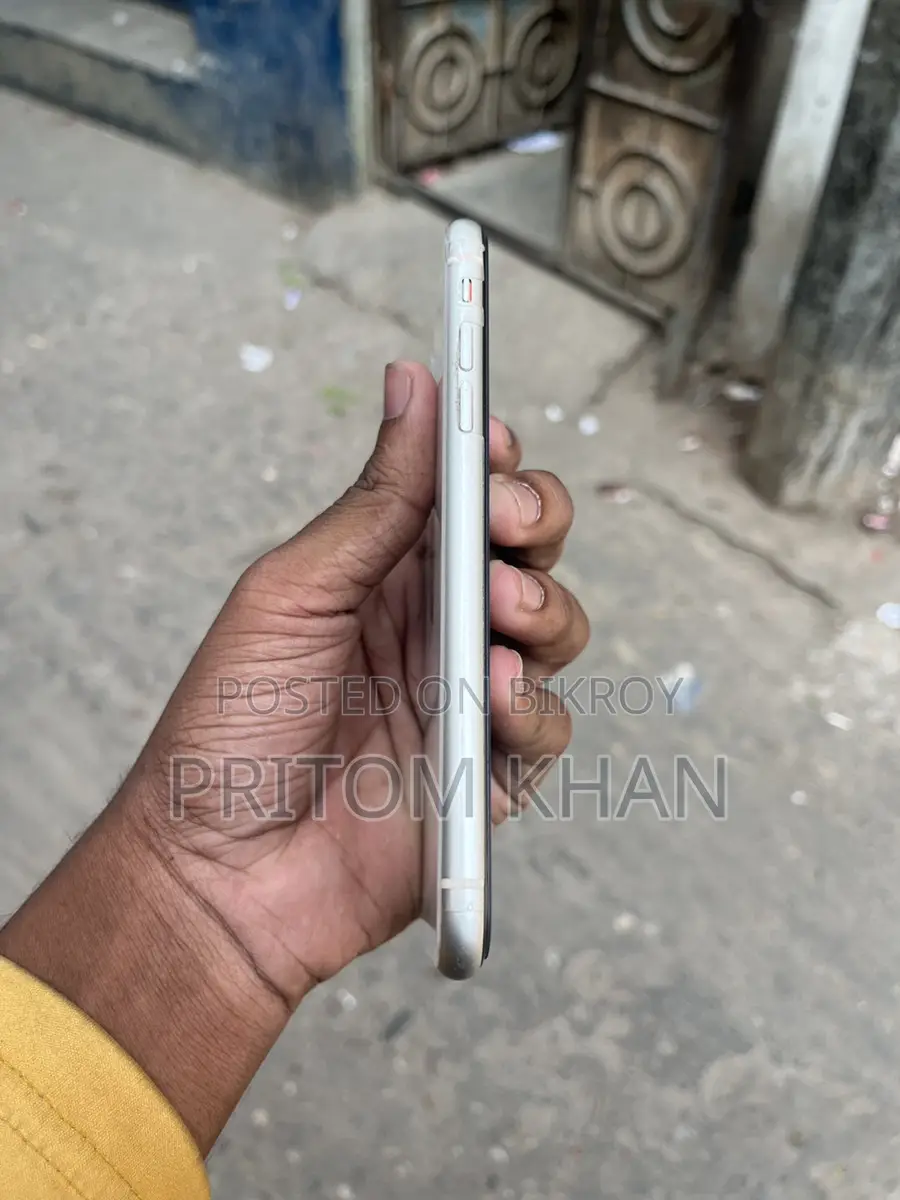 Apple iPhone 11 (Used)