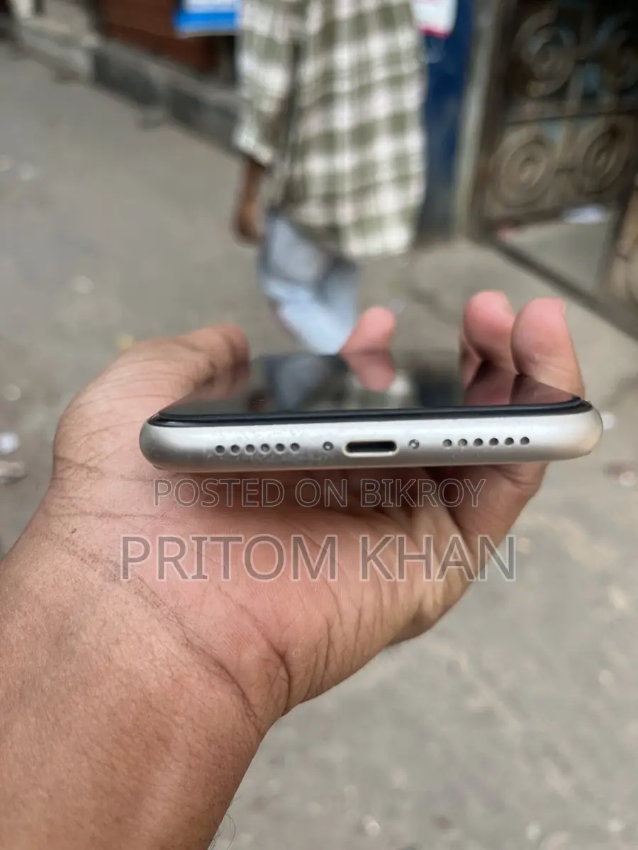 Apple iPhone 11 (Used)