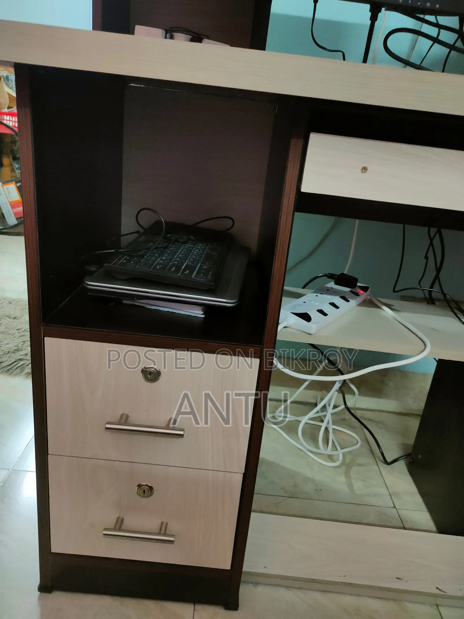 Used Computer Table for Urgent Sale