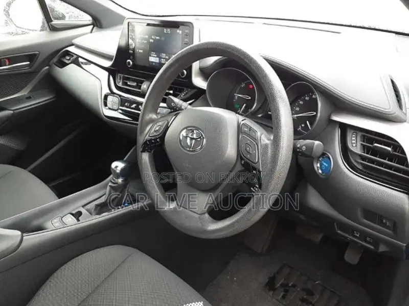 Toyota C-HR HYBRID S 2021