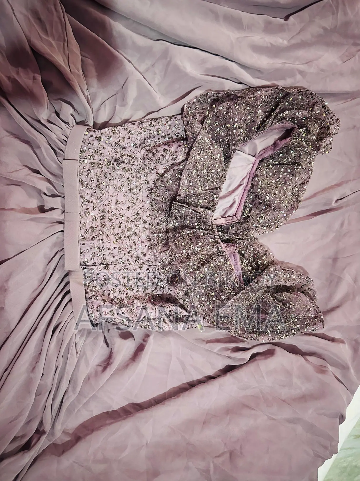 Gown sell