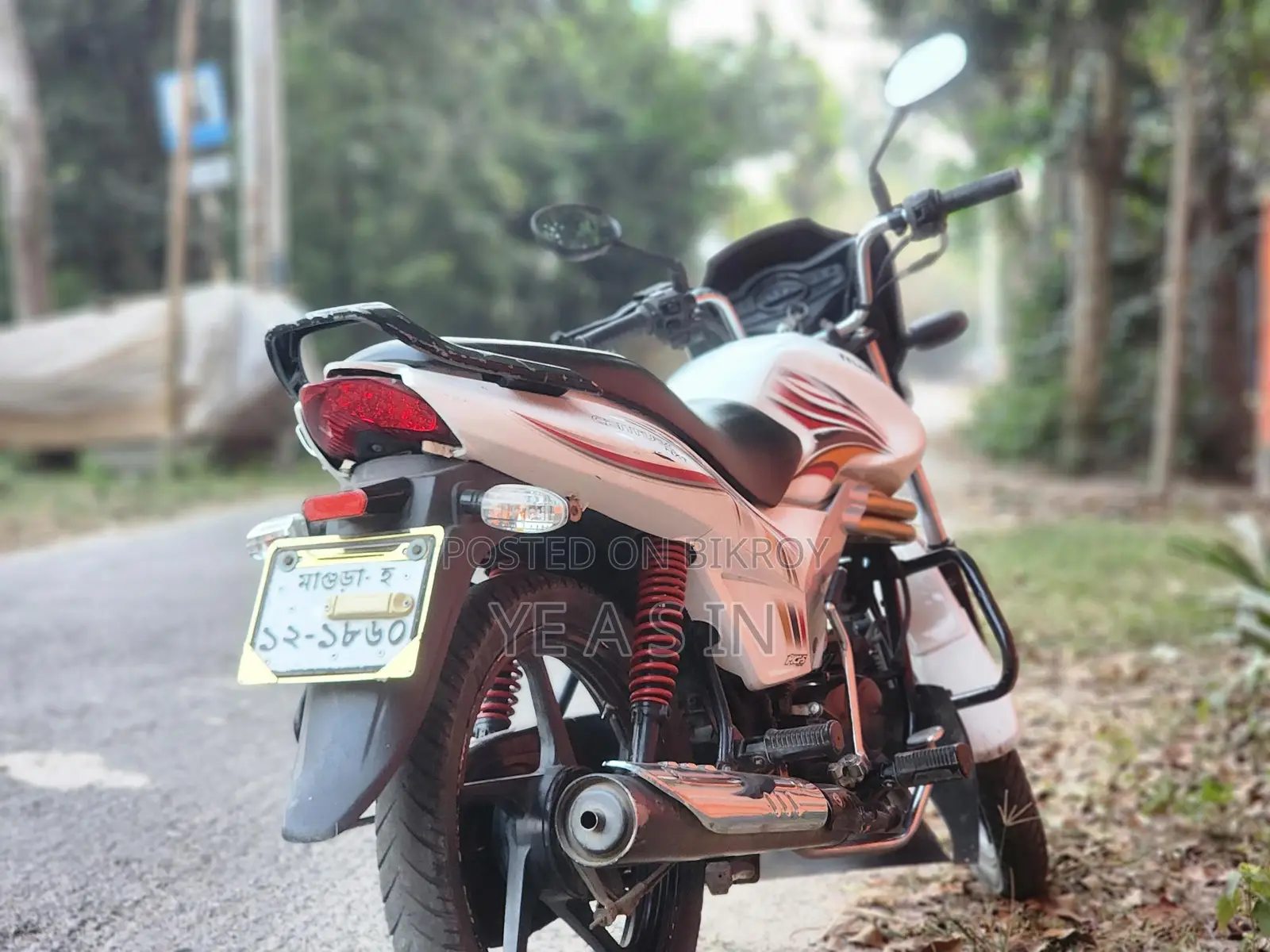 Mahindra Centuro 2017
