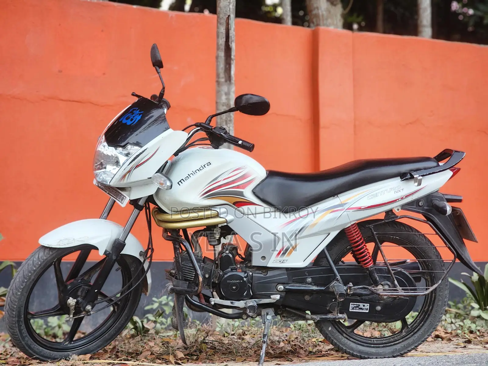Mahindra Centuro 2017