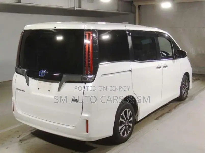 Toyota Esquire Hybrid Gi Pearl 2021