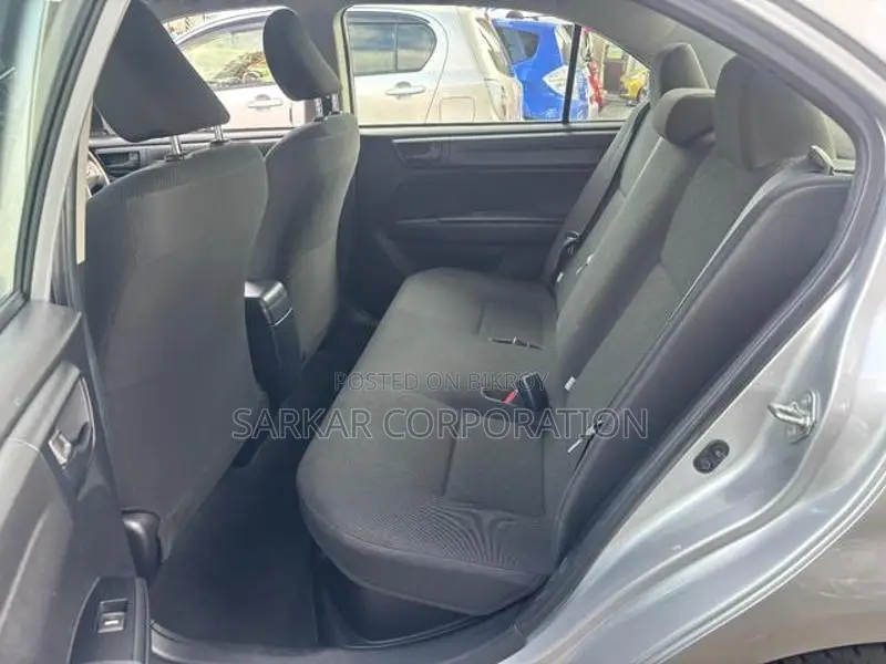 Toyota Axio EX Hybrid 2021