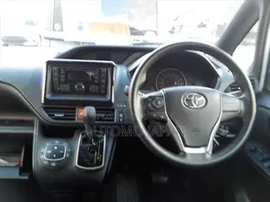 Toyota Noah X LED 2020