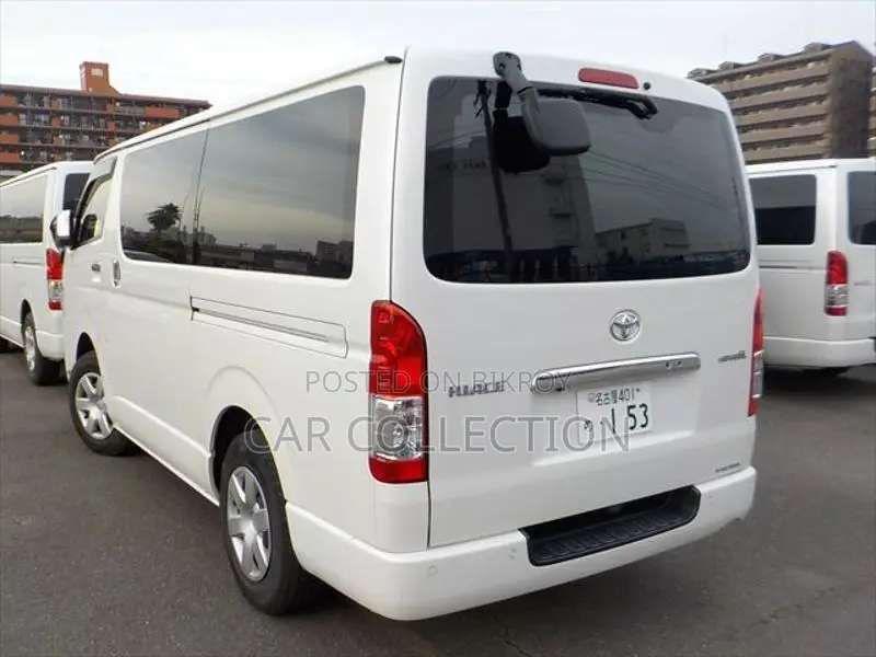 Toyota Hiace 2021