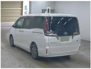 Toyota Esquire GI Premium 2020