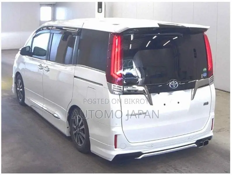 Toyota Esquire GI Premium 2020
