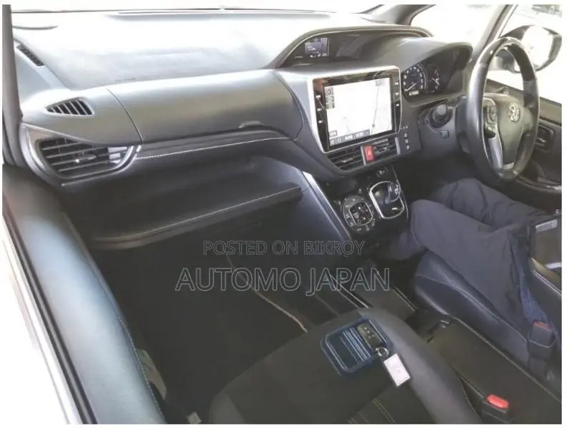 Toyota Esquire GI Premium 2020