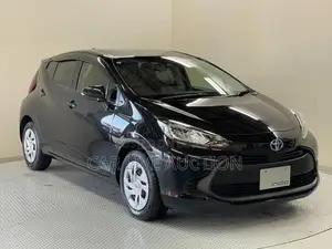 Toyota Aqua HYBRID X 2021