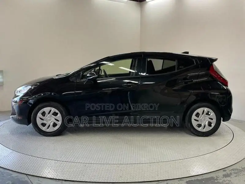 Toyota Aqua HYBRID X 2021