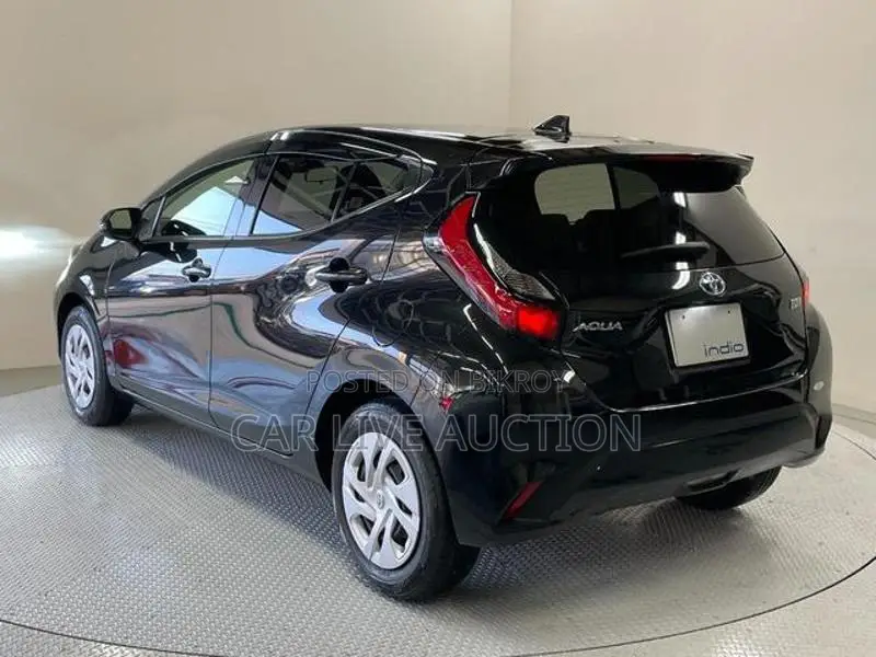 Toyota Aqua HYBRID X 2021