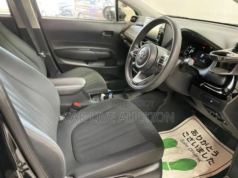 Toyota Aqua HYBRID X 2021