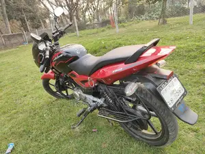 Bajaj Pulsar 150 . 2017