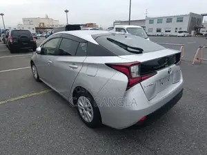 Toyota Prius S_SAFETY_PLUS 2021