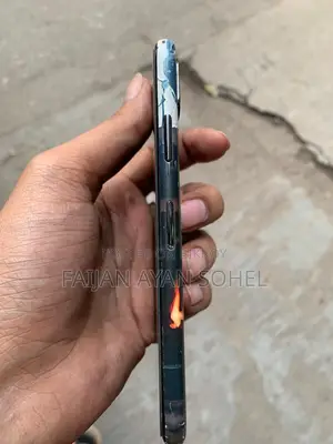 Apple iPhone X 64GB (Used)