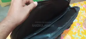 একটি ল্যাপটপ এর ব্যাগ বিক্রি হবে