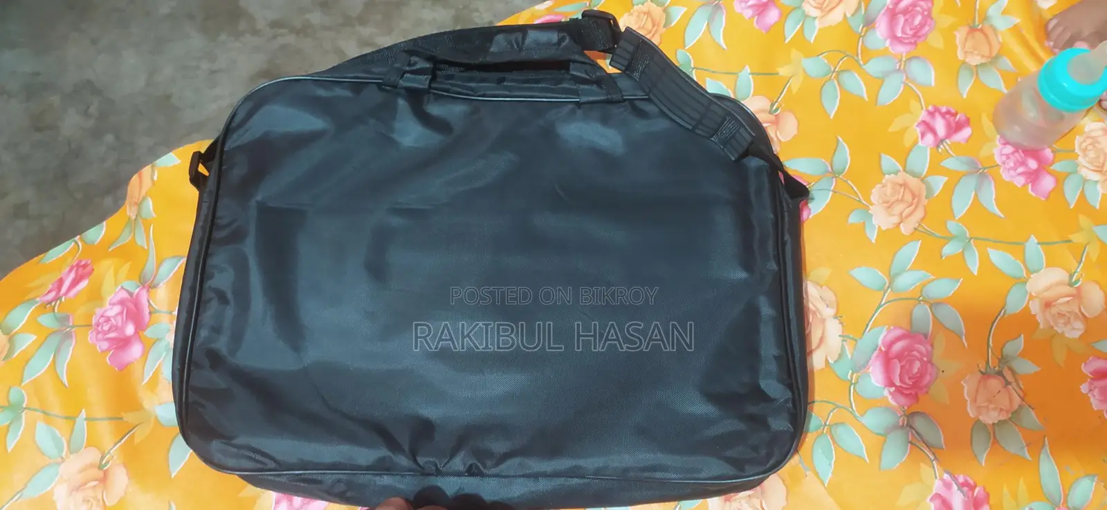একটি ল্যাপটপ এর ব্যাগ বিক্রি হবে