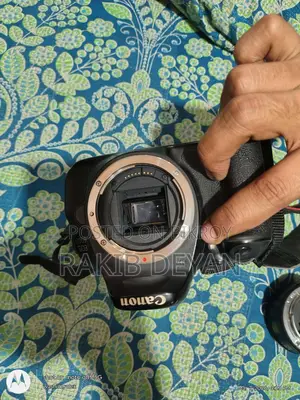 Canon EOS 1100D DSLR