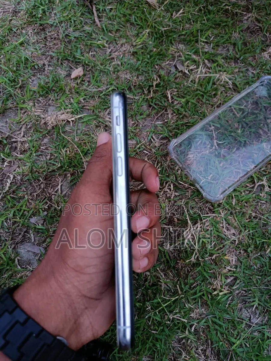 Apple iPhone XS ` (Used)