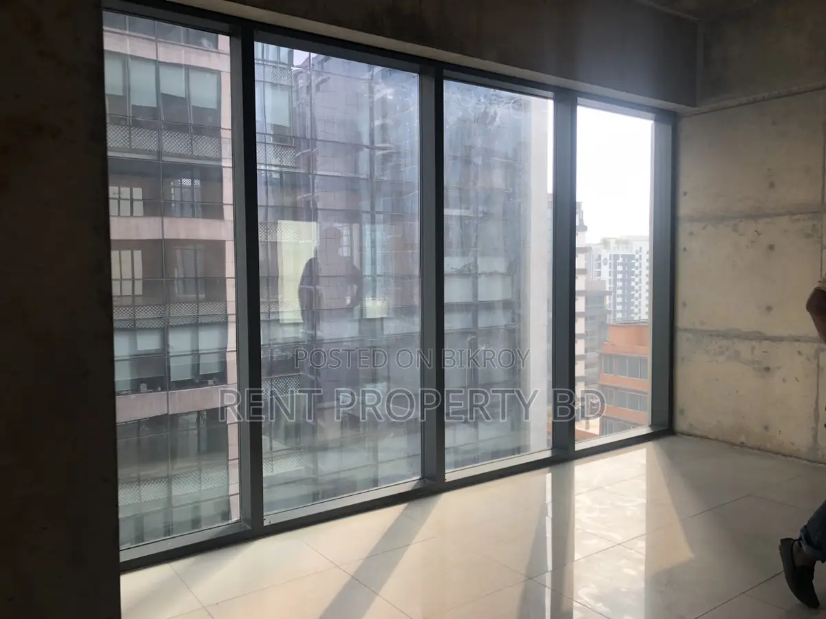 Gulshan Avenue Commercial Space Rent IN
