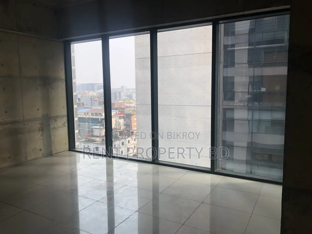 Gulshan Avenue Commercial Space Rent IN