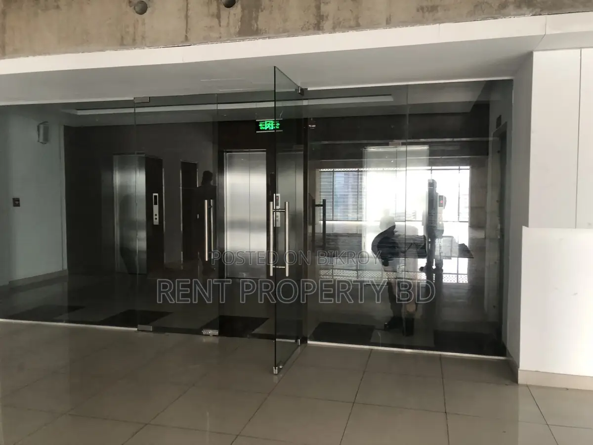 Gulshan Avenue Commercial Space Rent IN
