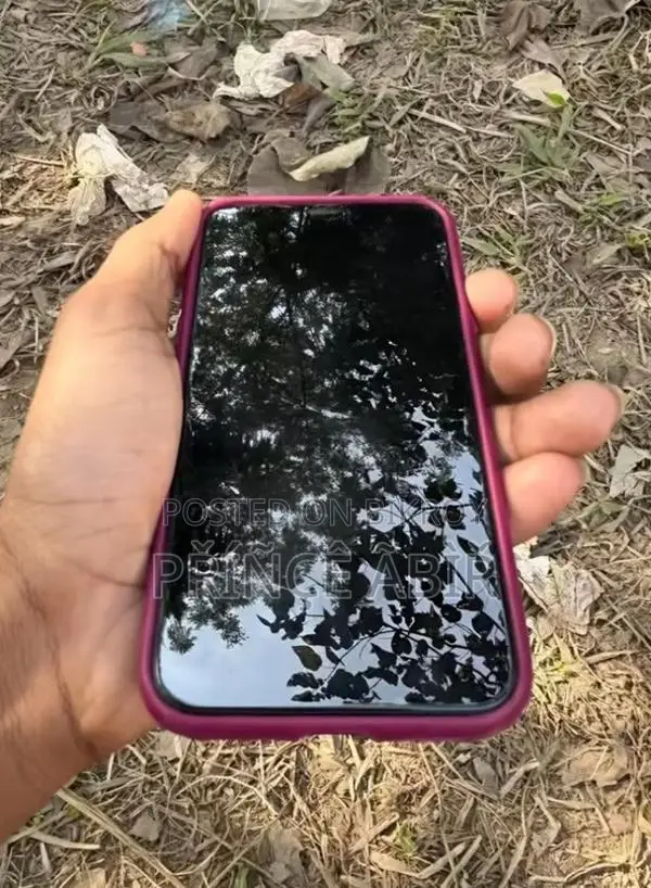 Apple iPhone XS (Used)