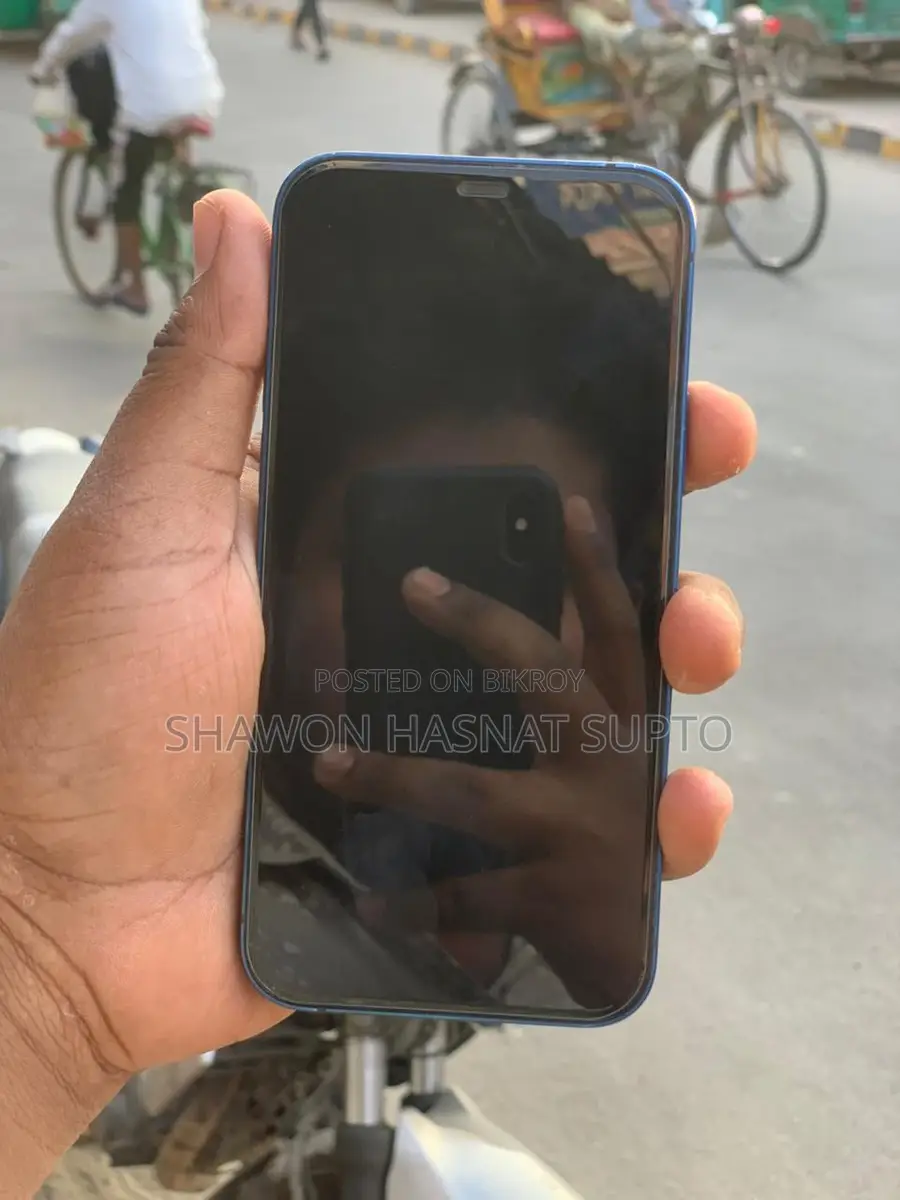 Apple iPhone 12 (Used)