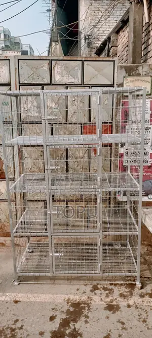 এখানে নতুন বিড়াল/কবুতর /পাখির খাঁচা তৈরি করা হয়