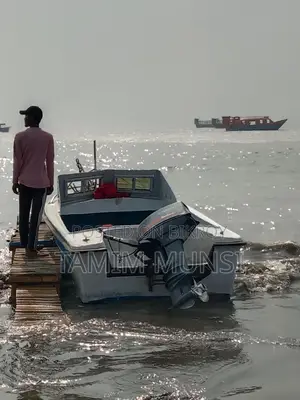 Speed Boat Fiber Body 40HP Yamaha Engine
