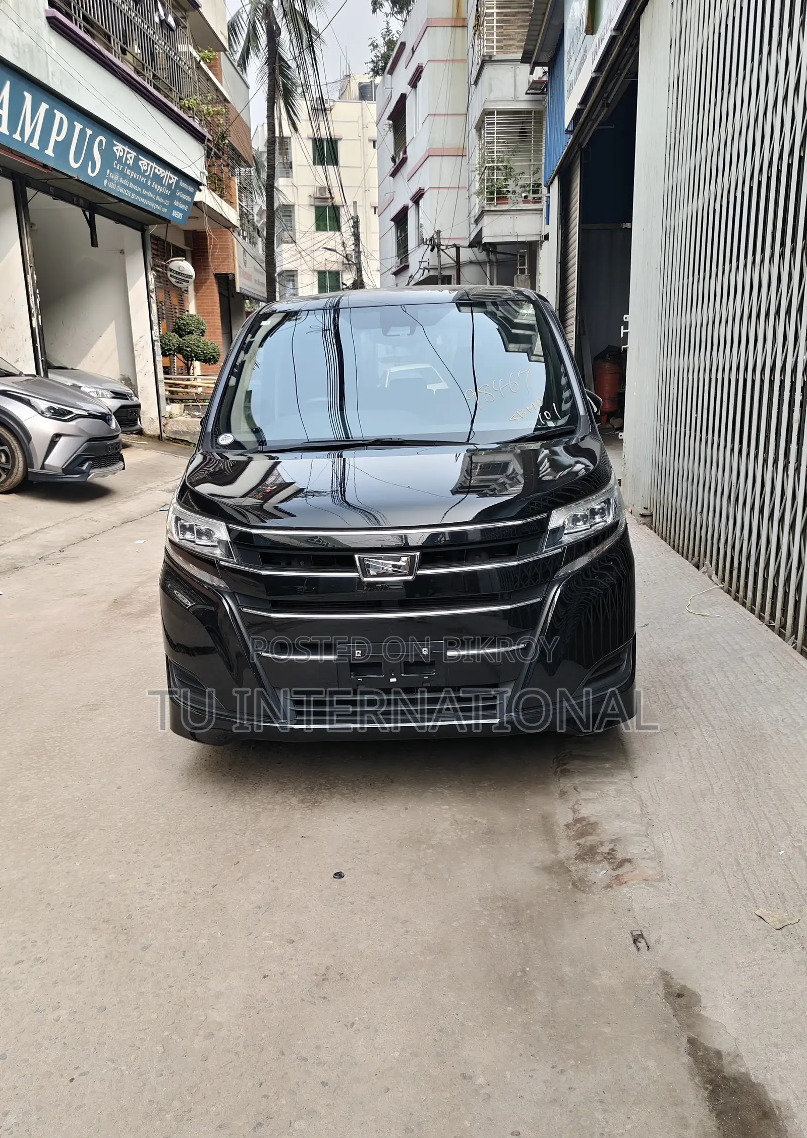 Toyota Noah NON HYBRID X PKG 2020