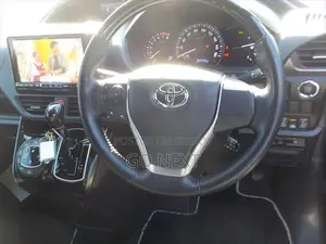 Toyota Esquire GI Premium 2021