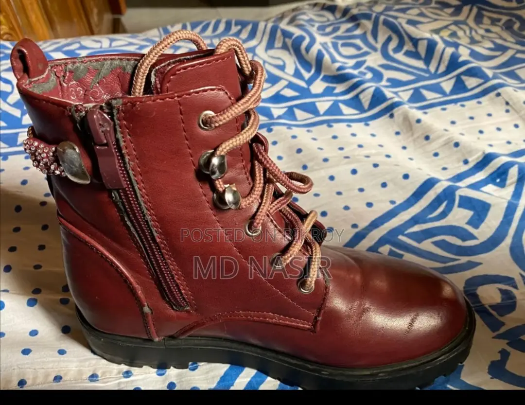 Fashionable Boots for Girls